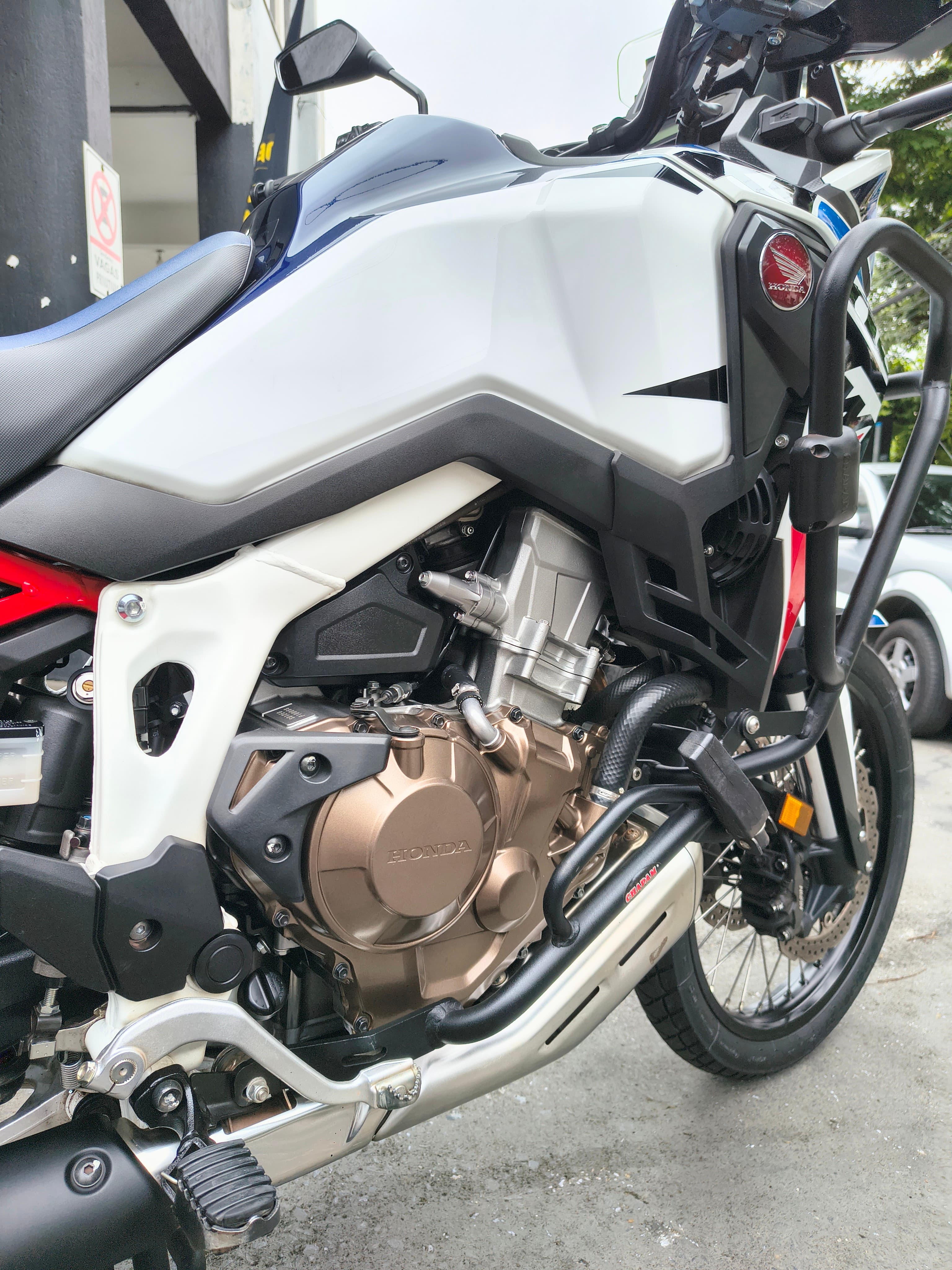 Honda  CRF África Twin 1100 6