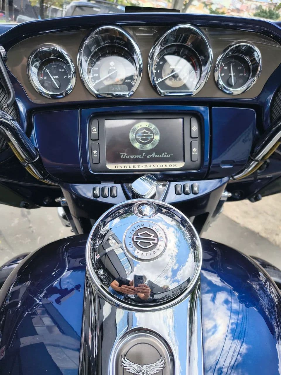 Harley-Davidson CVO Limited 115th Anniversary FLHTKSE 3