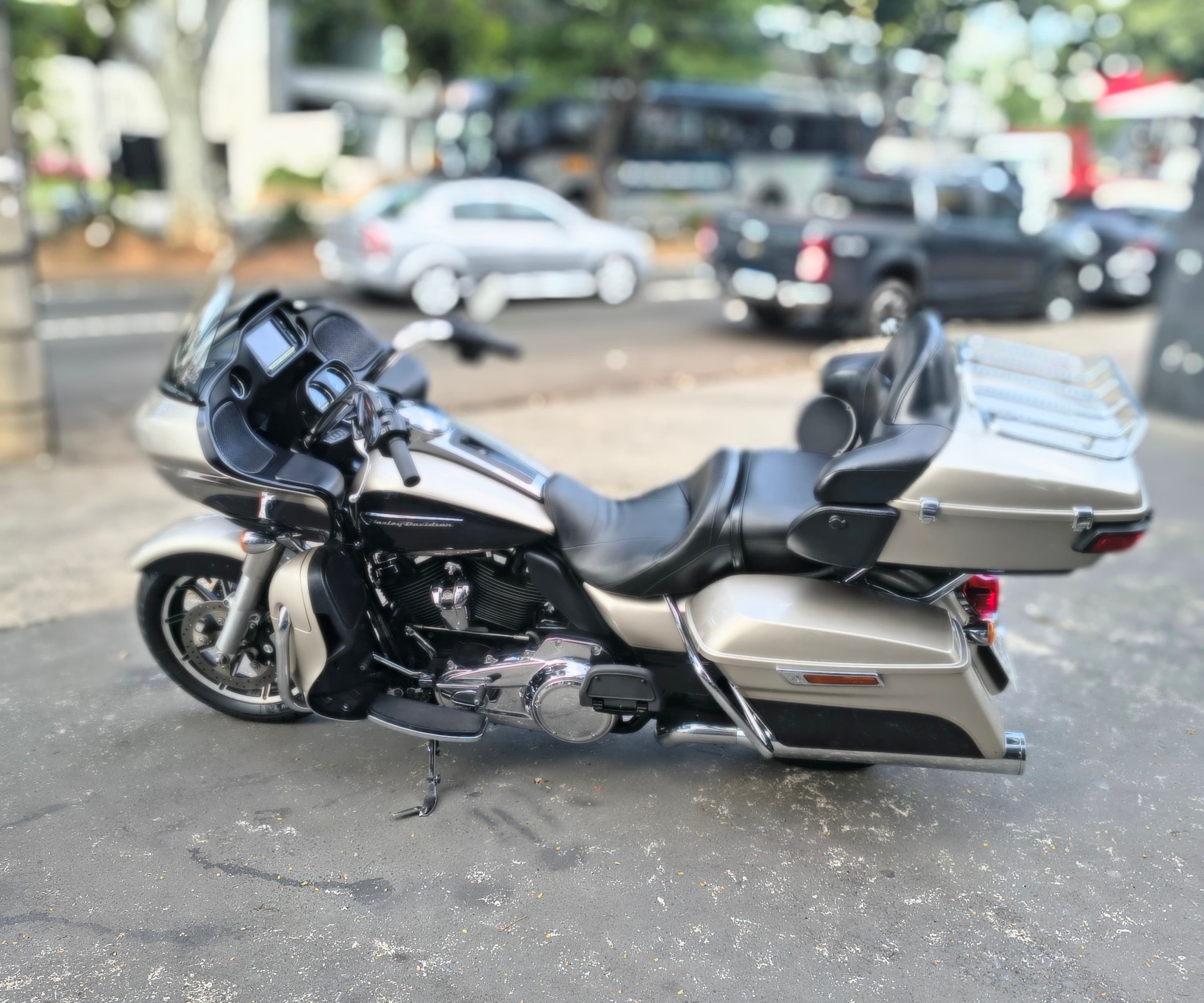 Harley Davidson  Road Glide Ultra FLTRU  5